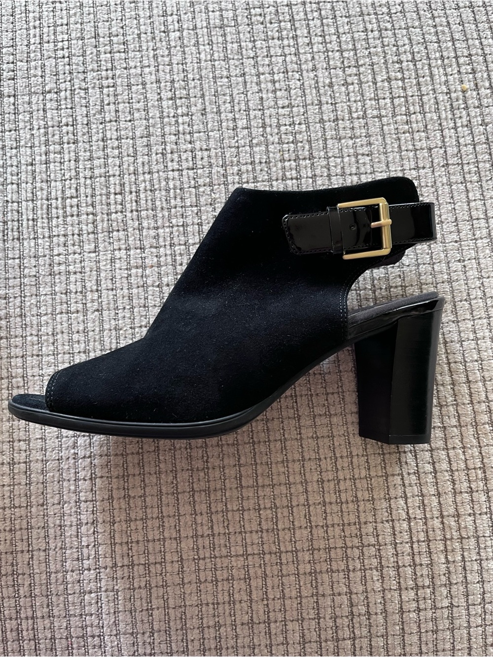 Rockport Black Suede Size 7 Open-Toe Block Heel Mule Gold Buckle/Patent Strap